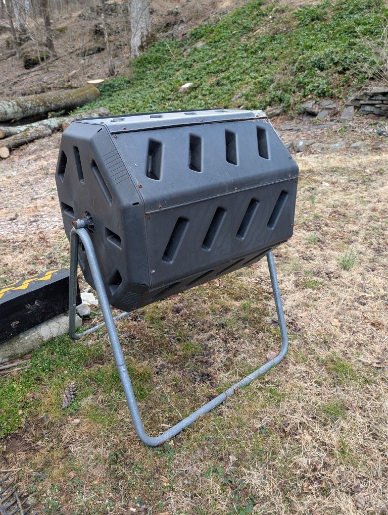37 Gallon Dual Chamber Composter