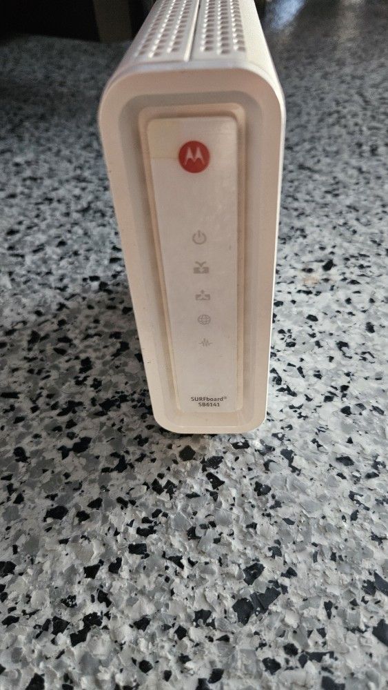 ARRIS/Motorola Surfboard SB6141 DOCSIS 3.0 Cable Modem