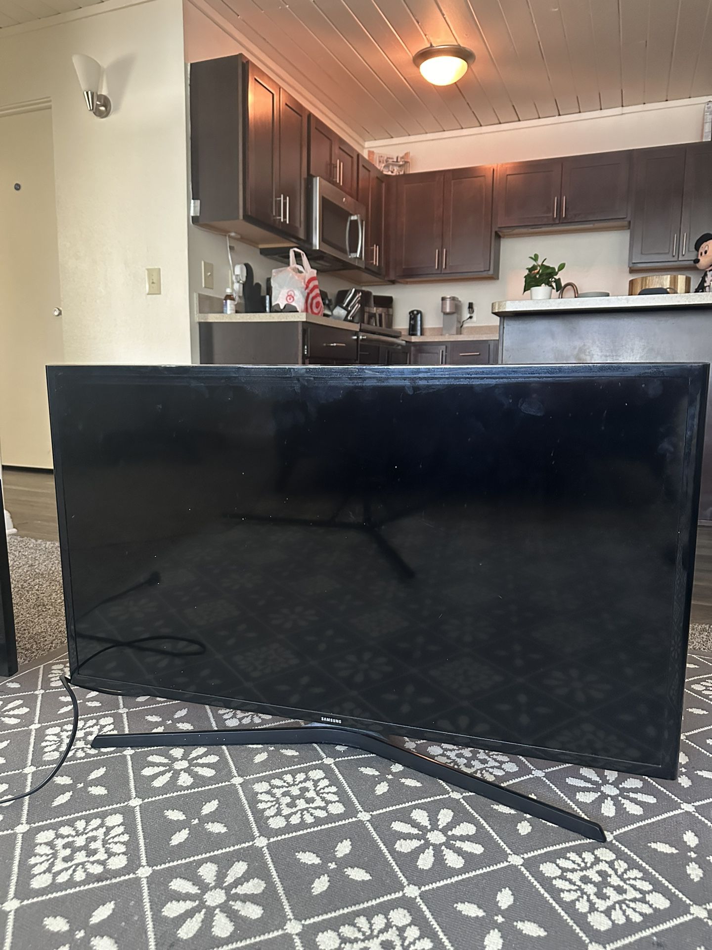 34” Samsung Tv With Remote 