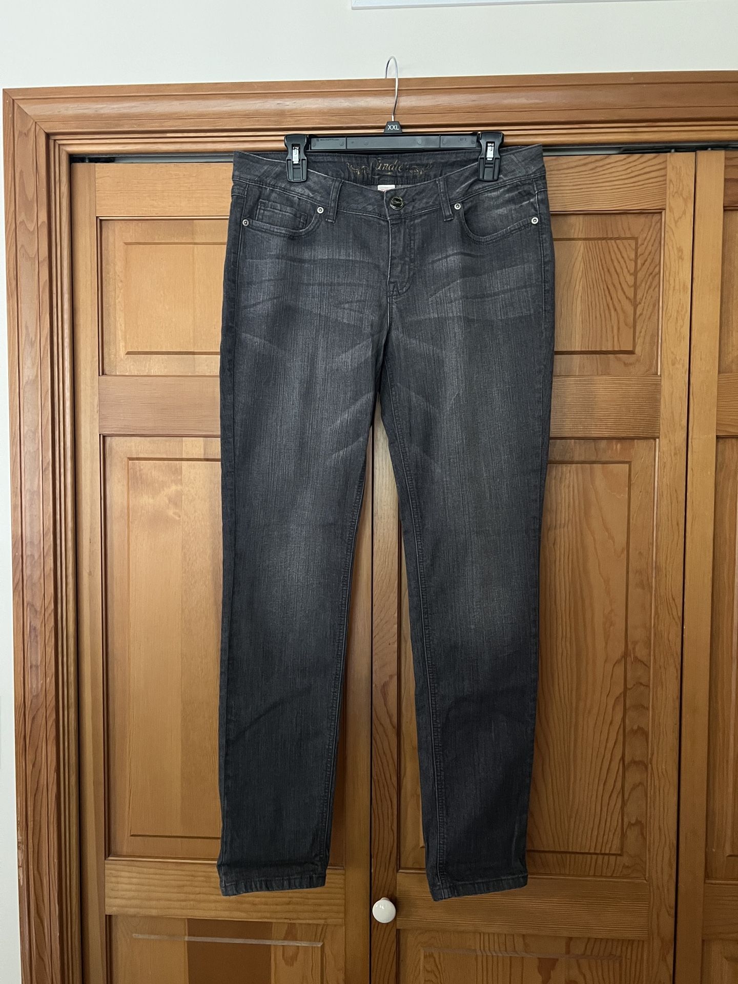LIKE NEW Candies Charcoal Grey Juniors Jeans