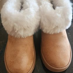 Brand New Girls Boots. Size 2
