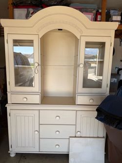 White hutch $150 OBO