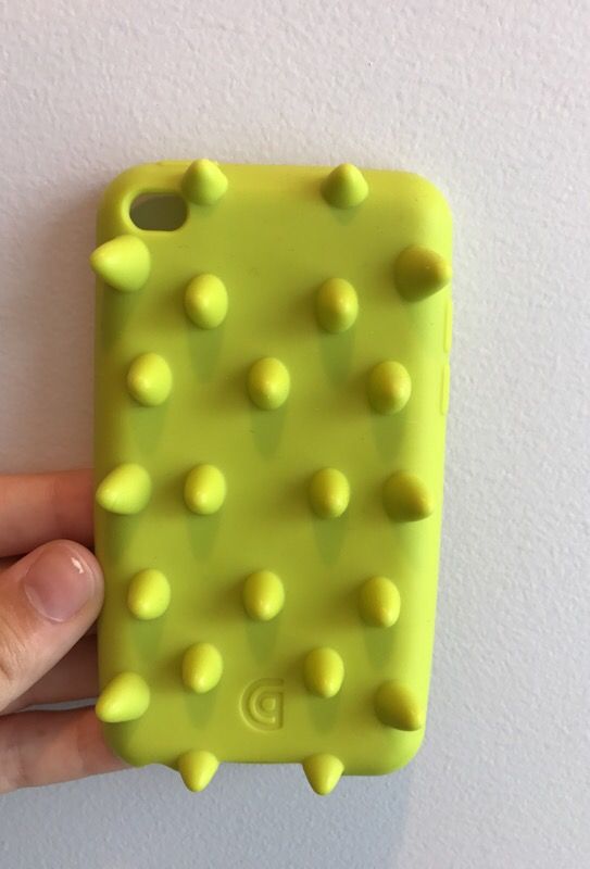 iPod Touch 4 Green Griffin Spiky Case