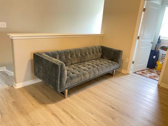 Tufted Velvet Sofa with Metal Legs