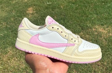 Jordan 1 low Travis Scott Shy Pink