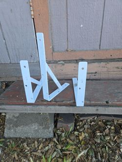 Shelf brackets 5$