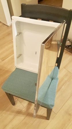 No scratches or damage medicine cabinet