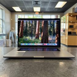 💻 Apple MacBook Pro 15" – No Camera 2.2GHz i7 / 16GB / 512GB / Radeon 4GB