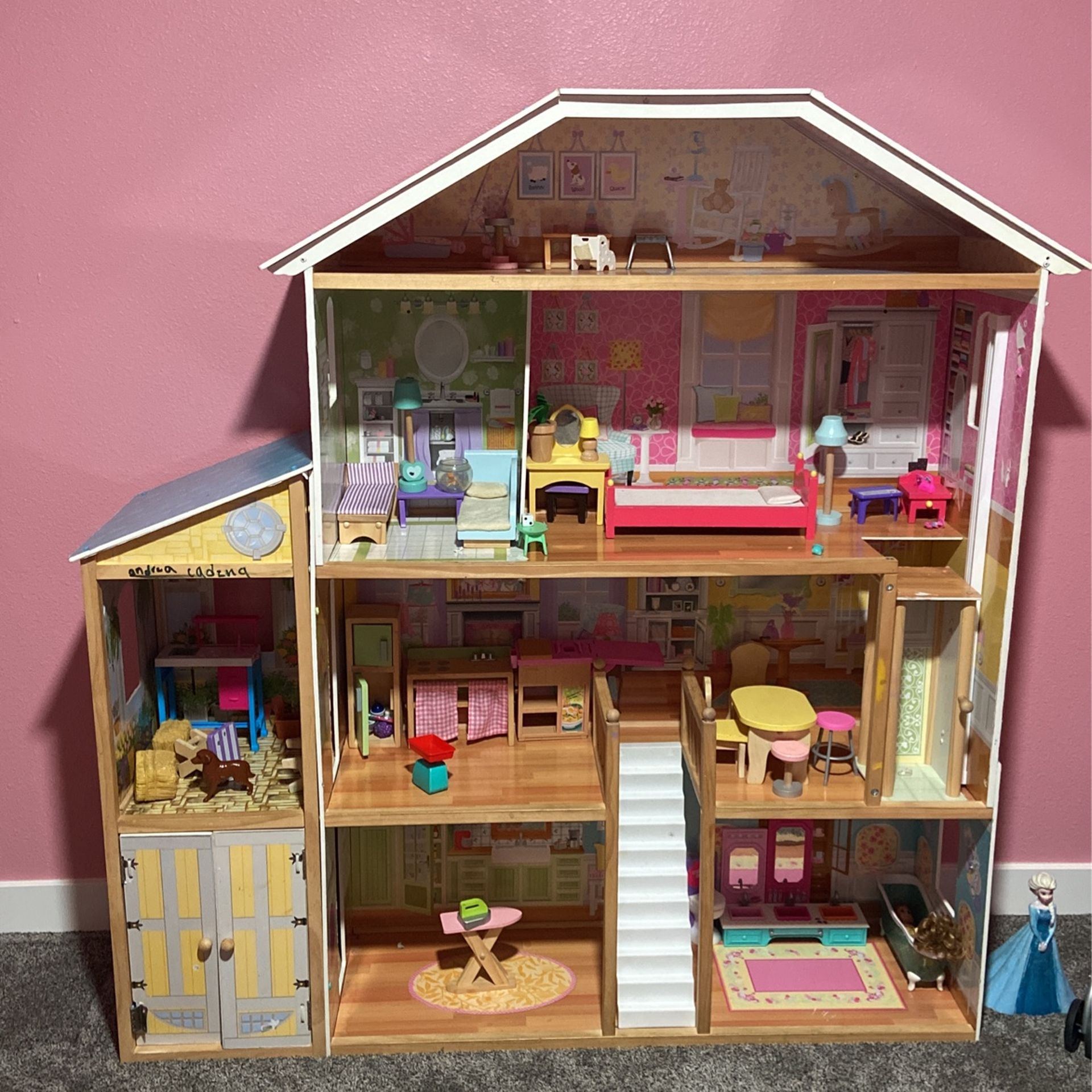 Wooden Dollhouse