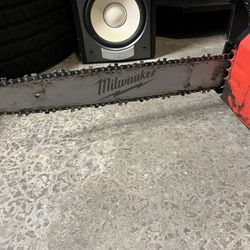 Milwaukee Chainsaw 