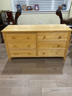 Solid wood dresser-drawers