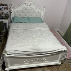 Full Size Bedroom Set With Trundle