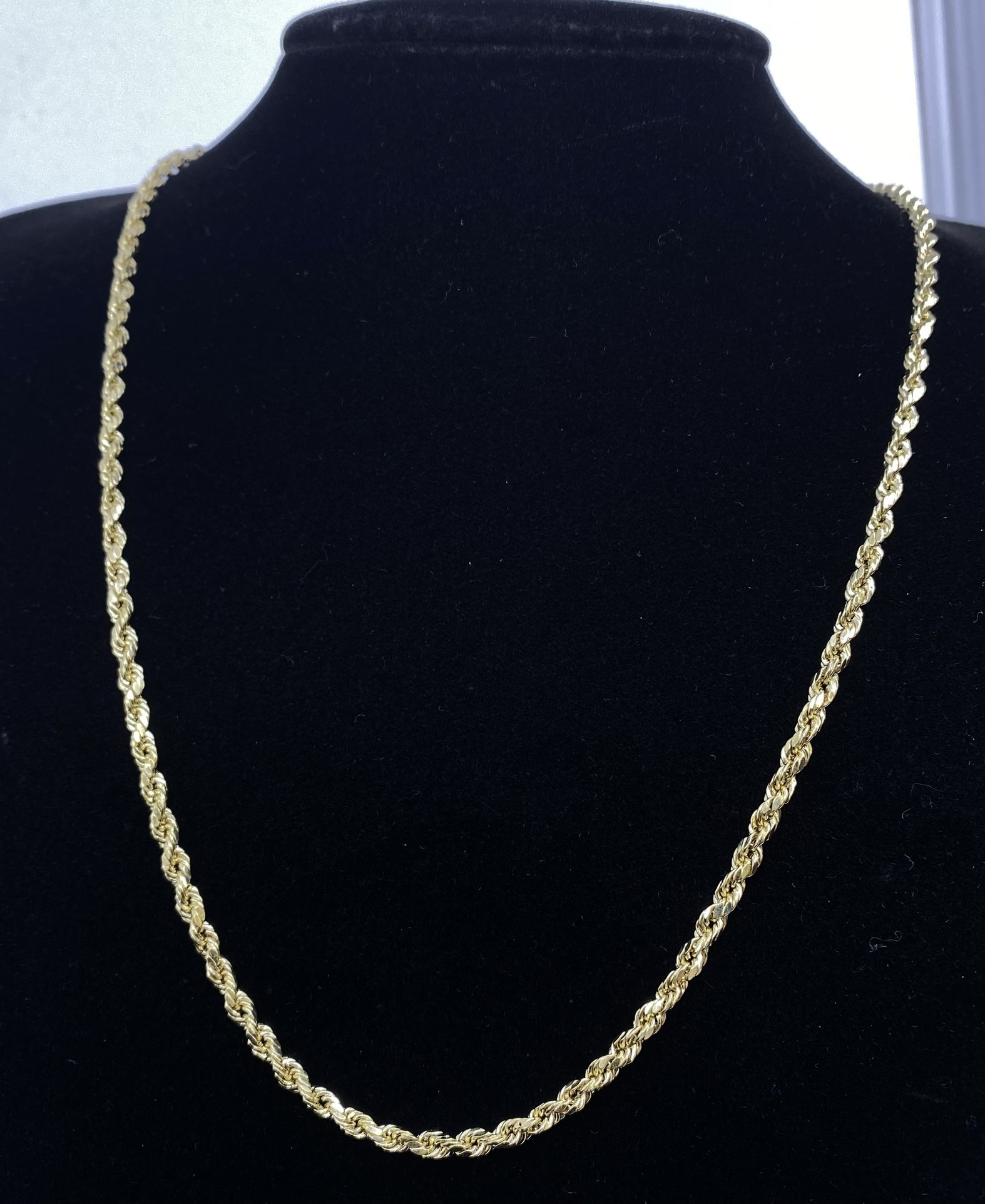 $900 Yellow Gold Hollow Rope Chain Necklace