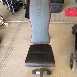 Adjustable Weight Bench – Compact Incline/Flat Bench (Great Condition)