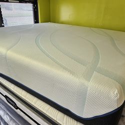 Mattress and box spring king size