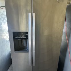 Refrigerator Whirlpool everything work