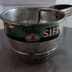 Vintage Foley Sifter 2-cup Size Levels