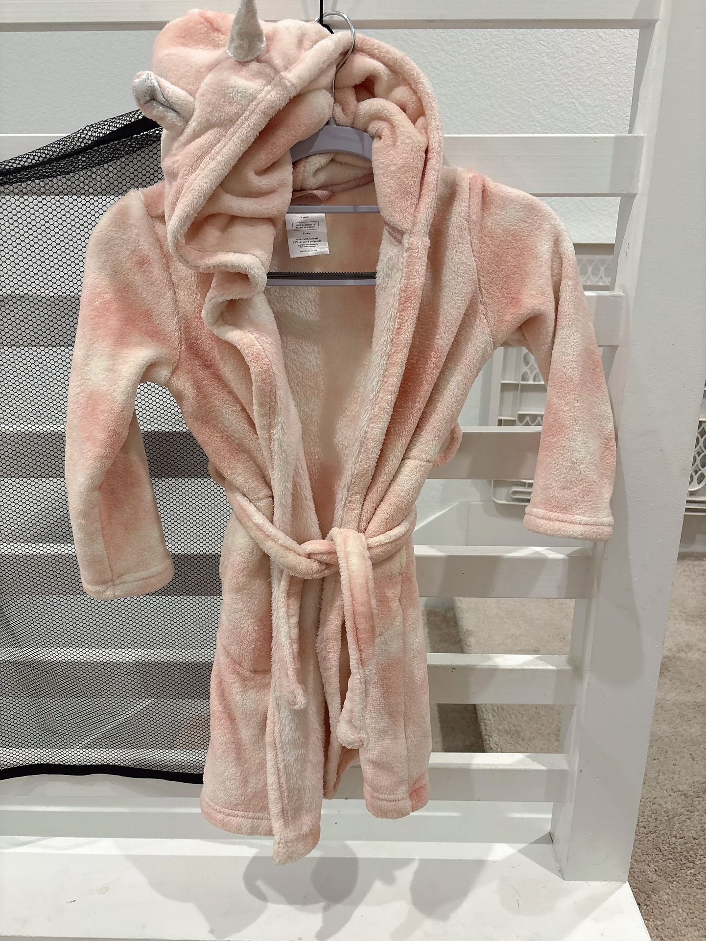 Gap girl lounge sleepwear plush wrap robe pink unicorn fleece long sleeve hooded lingerie size 4T 