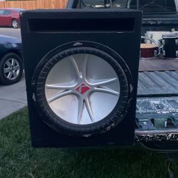 Subwoofer Kicker 15 Inchs In Box