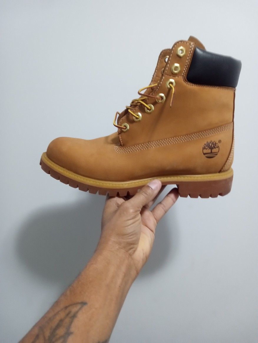 Selling My Fresh " Butter's " Size 8 1/2 For A Cool $ 100 , Box Included ....!
