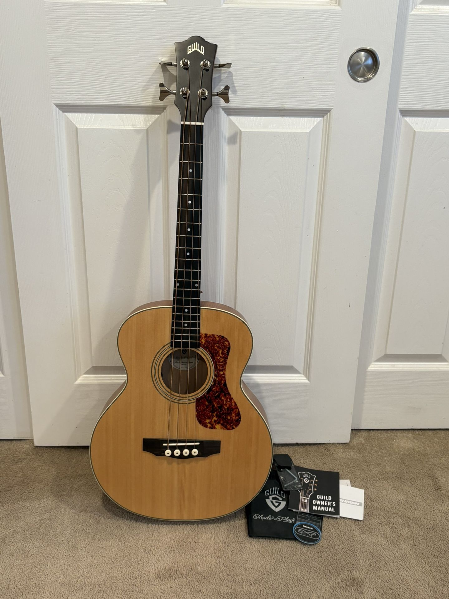 Guild  Jumbo Jr Bass Guitar