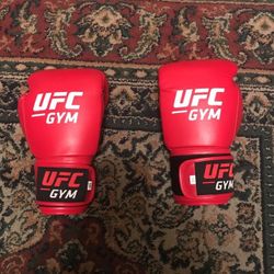 NEVER WORN OFFICIAL UFC BOXING GLOVES 16 oz.