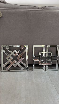 Mirrored decor