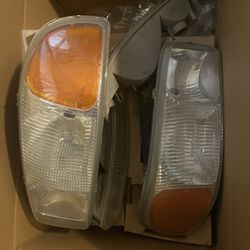GMC Sierra Headlights 99-06