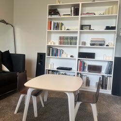 Oeuf kids table and chairs