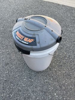 Bucket Vacuum W/ Bucket