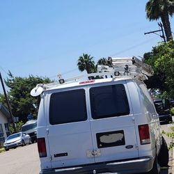 FORD F250  ECONOLINE  V8