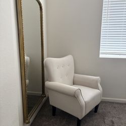 Córner Chair For Staging Decor