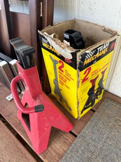 3 vehicle jack stands