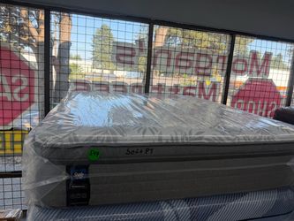QUEEN SIZE SEALY POSTUREPEDIC PILLOW TOP MATTRESS & BOX SPRING BED SET