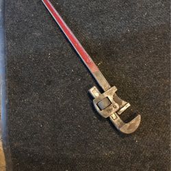 36” Pipe Wrench