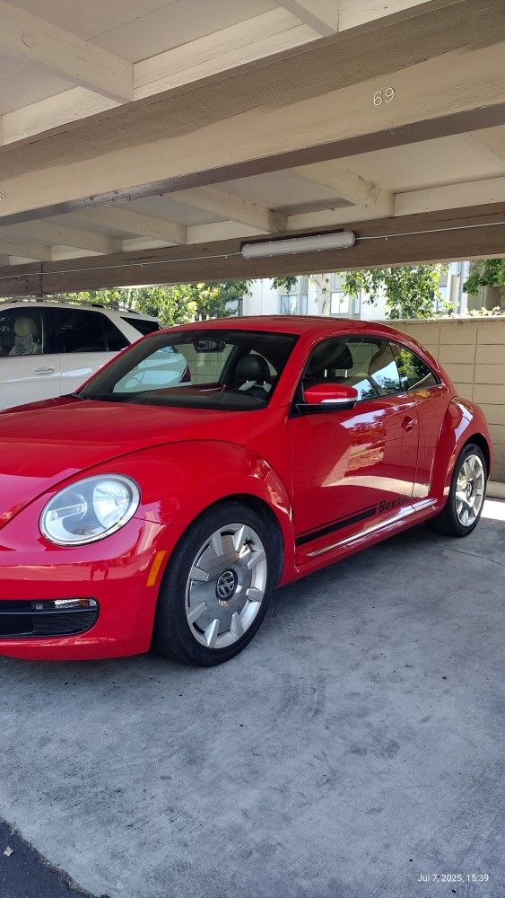 2012 Volkswagen Beetle SEL Automatic Clean Title With 52,900 Miles