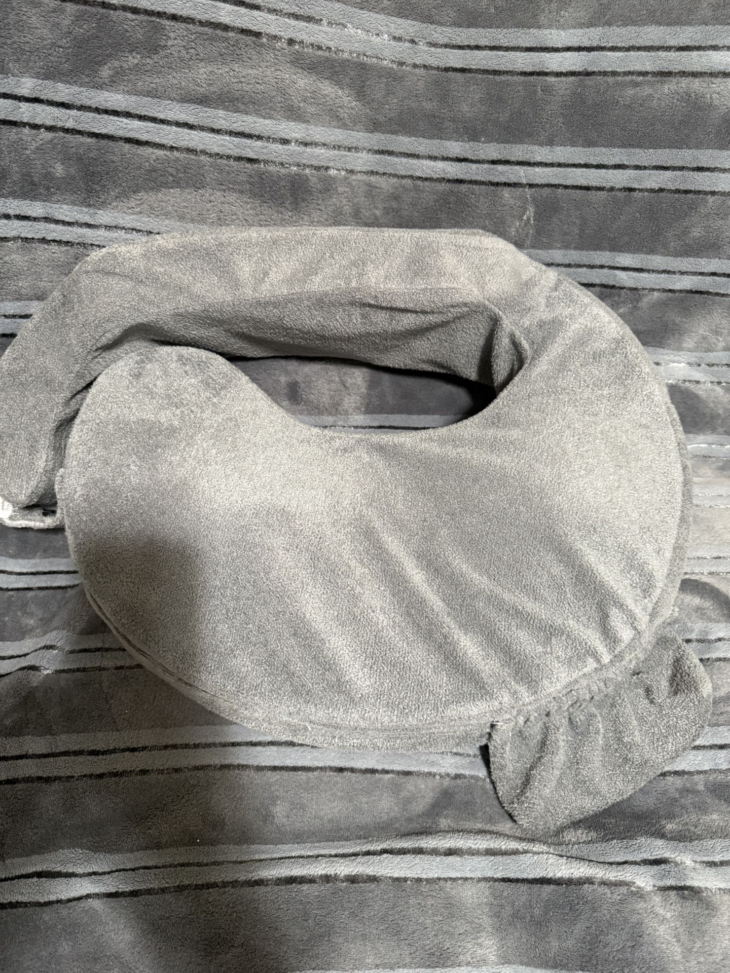 Nursing pillow