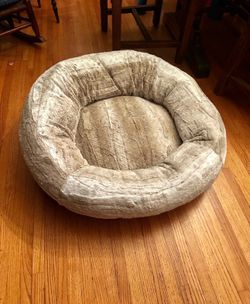Large Donut 🍩 Pet bed 🛌