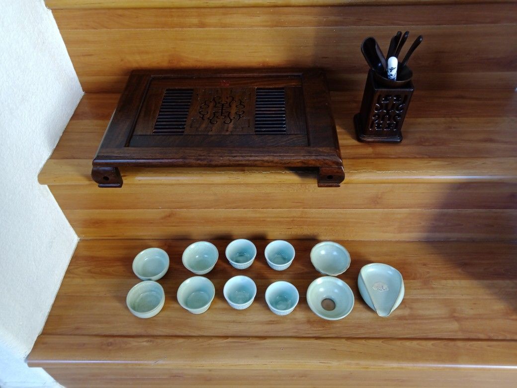 Brand New Rose Wood Chinese HanTang High Grade tea Tray And Tea Utensils W/ Like New Tea Cups