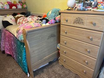 Twin bedroom set