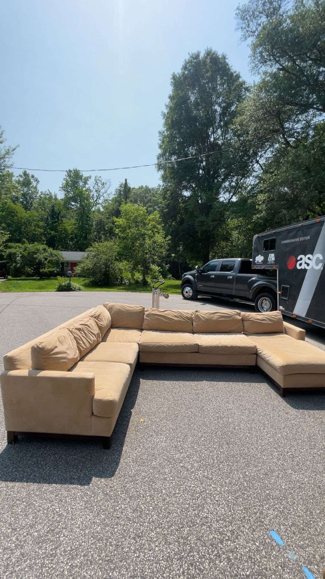 Free Delivery! Tab Rowe Sectional Sofa/Couch!