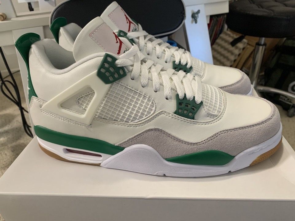 Jordan 4 " Pine Green "