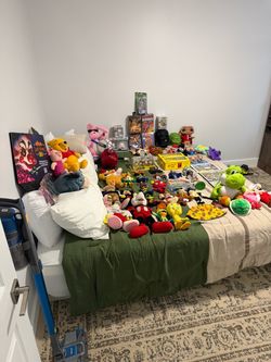 Toy Reseller? Have a store ? Huge Toy lot / Horror / Vintage / Plushies / Disney / Star Wars / TMNT / Super Mario
