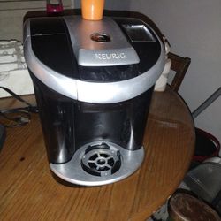 Keurig Coffee Maker - Pre-owned, Working Condition (needs cleaning)