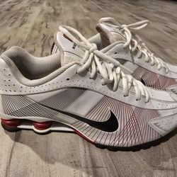 Nike Shox R4 Flywire White Black Varsity Red size 10.5