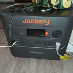 Unopened Jackery Explorer 2000 Plus Portable Power Station, 2000 Wh