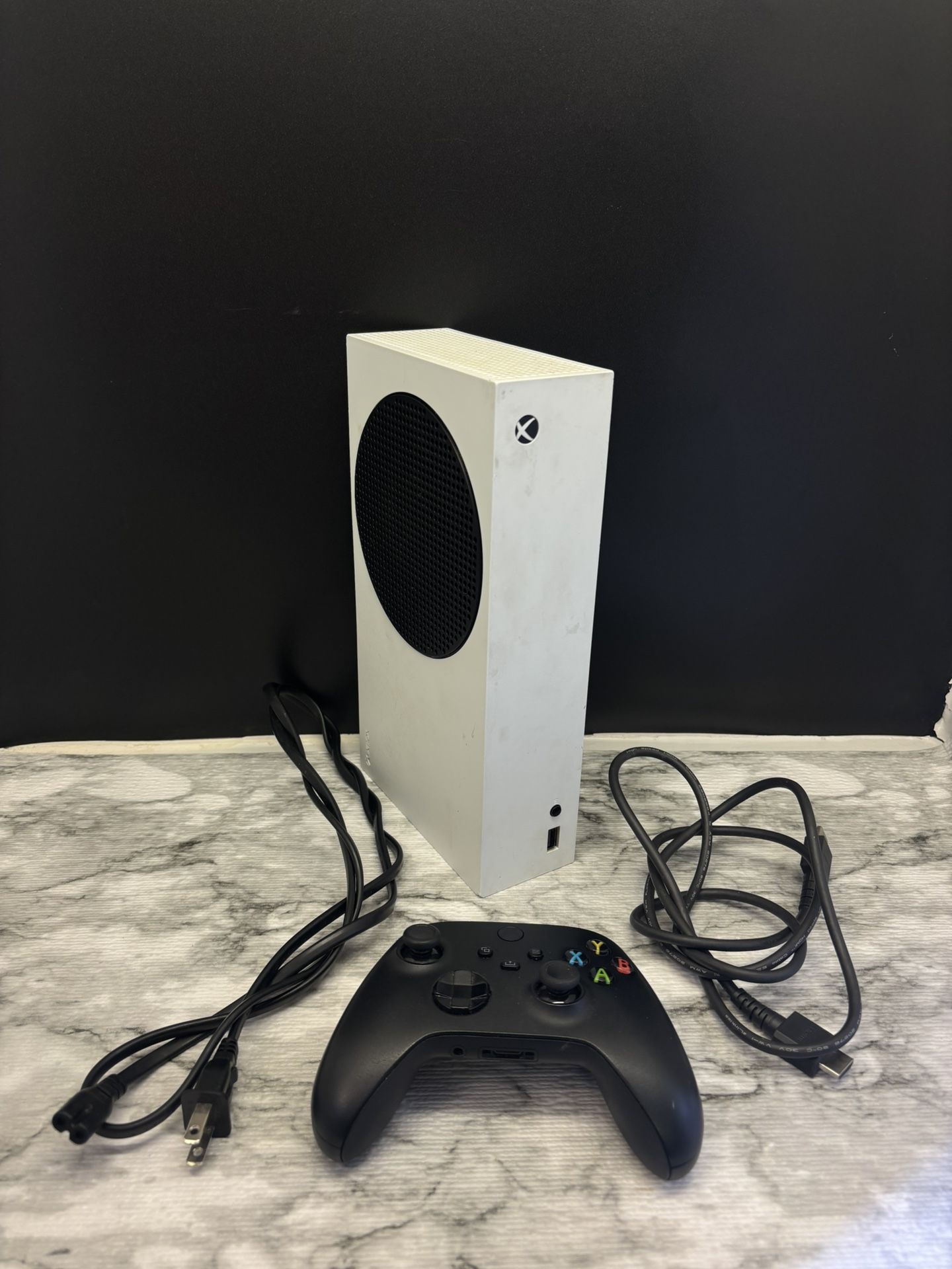 Xbox Series S - White - 512GB Console with controller and cords