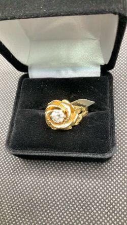  14k Yellow Gold Rose Flower Ring with Center Gemstone - .68ctw - 6.7dwt - 10.42g