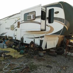 2013 DUTCHMAN Infinity