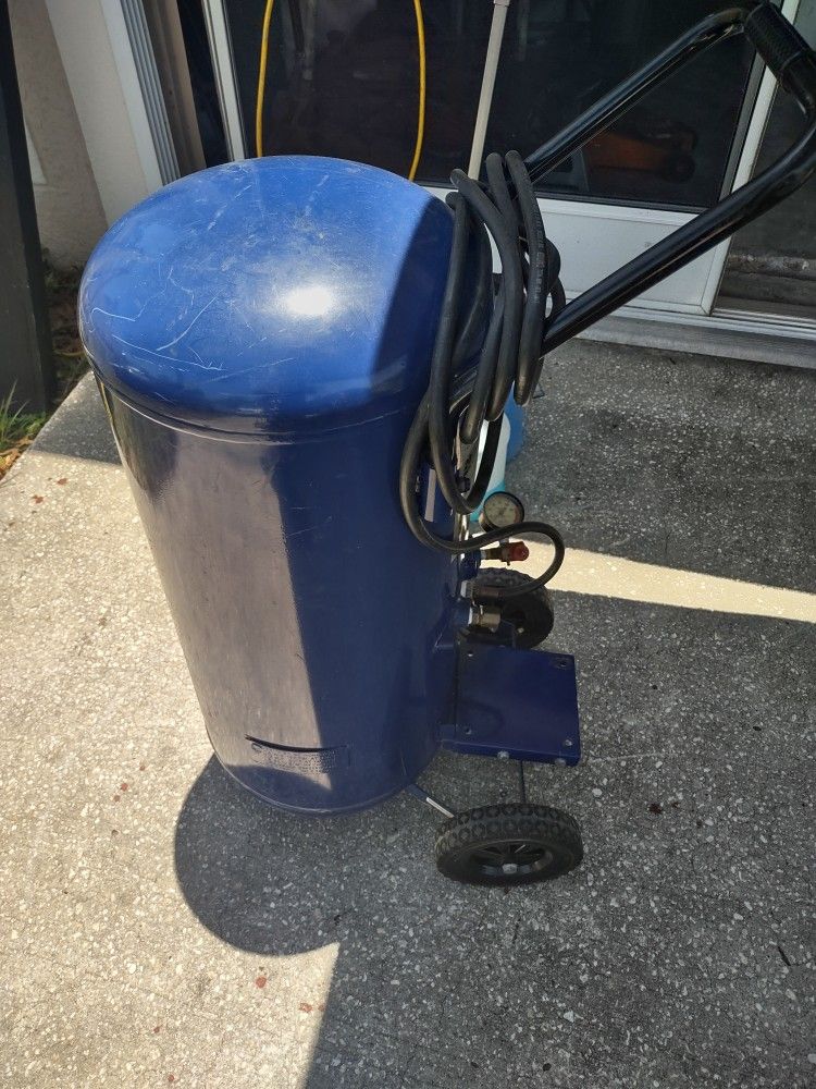 20 Gallon Air Tank With Hose